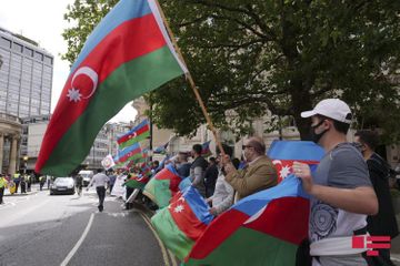 В Лондоне азербайджанцы провели акцию против армянской агрессии - ОБНОВЛЕНО - ФОТО