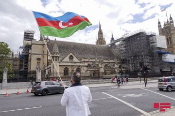 В Лондоне азербайджанцы провели акцию против армянской агрессии - ОБНОВЛЕНО - ФОТО