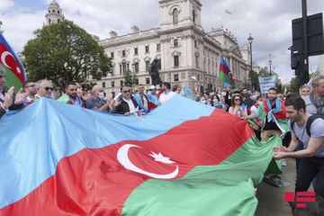 В Лондоне азербайджанцы провели акцию против армянской агрессии - ОБНОВЛЕНО - ФОТО