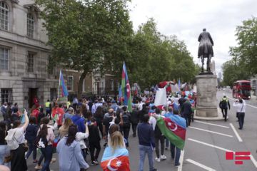 В Лондоне азербайджанцы провели акцию против армянской агрессии - ОБНОВЛЕНО - ФОТО