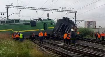 В России столкнулись 3 поезда, есть пострадавшие - ФОТО - ВИДЕО