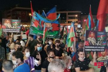 В Стамбуле прошел очередной митинг в поддержку Азербайджана - ФОТО