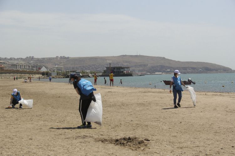 В Баку передан в пользование образцовый общественный пляж