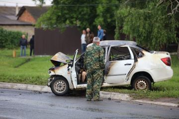 В России две машины сгорели после лобового столкновения, шесть человек погибли - ФОТО