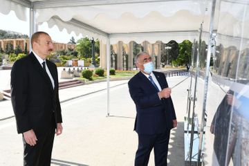 Президент принял участие в открытии нового надземного пешеходного перехода в Баку - ОБНОВЛЕНО - ФОТО