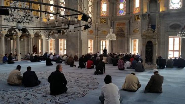 В Турции с сегодняшнего дня открылись мечети для совершения молитв