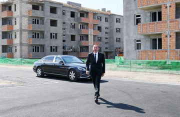 Президент ознакомился со строительством жилого квартала для семей вынужденных переселенцев в Самухе - ФОТО - ОБНОВЛЕНО