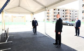 Президент ознакомился со строительством жилого квартала для семей вынужденных переселенцев в Самухе - ФОТО - ОБНОВЛЕНО