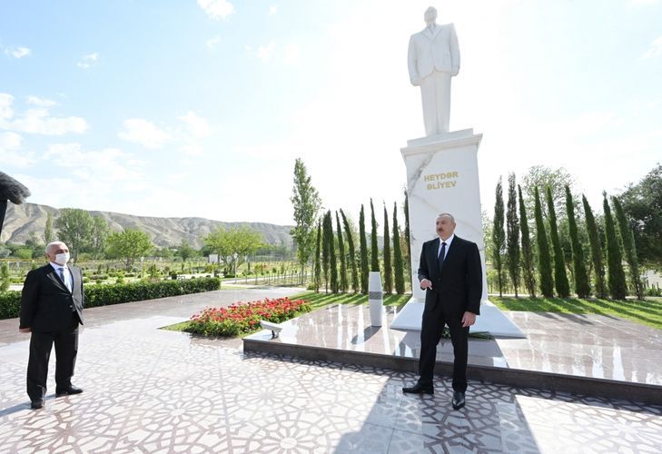 Президент: Сегодня Азербайджан добывает, производит и экспортирует нефть, газ, топливо, электроэнергию
