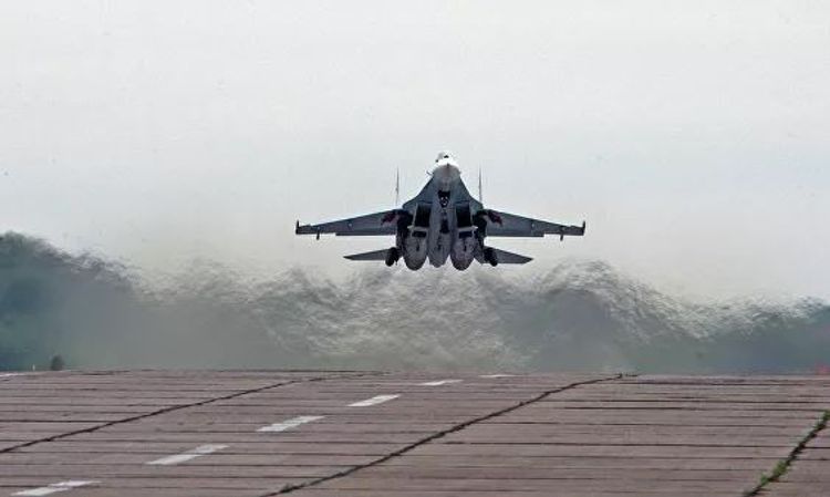 Российские истребители перехватили американские самолеты над Черным морем