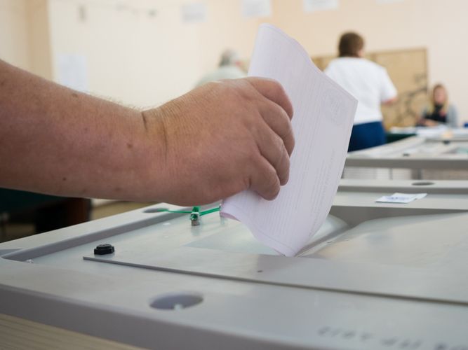 В Таджикистане началось голосование на парламентских выборах