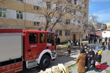 В Ширване произошел пожар в жилом здании, два человека отравились дымом - ФОТО
