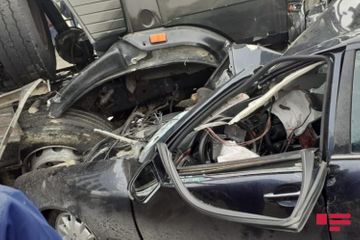 В Агджабеди столкнулись два автомобиля, есть пострадавший