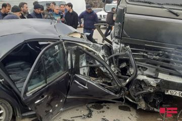 В Агджабеди столкнулись два автомобиля, есть пострадавший
