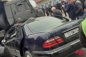 В Агджабеди столкнулись два автомобиля, есть пострадавший