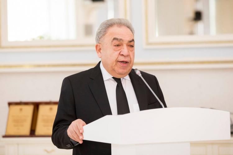 Президент направил в Милли Меджлис законопроект о продлении срока страхования вкладов