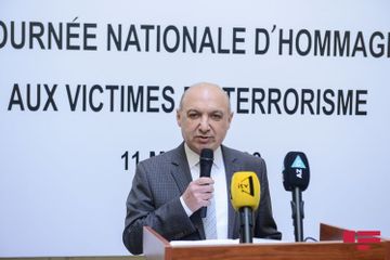 В посольстве Франции состоялась церемония поминовения жертв террора 11 марта - ФОТО