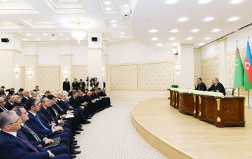 Президенты Азербайджана и Туркменистана выступили с заявлениями для печати - ОБНОВЛЕНО