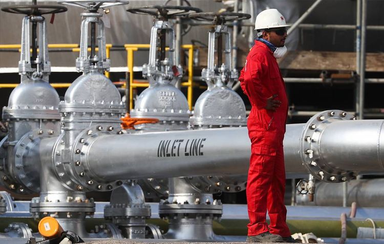 Саудовская Аравия готова поддерживать поставки нефти в 12,3 млн б/с несколько месяцев