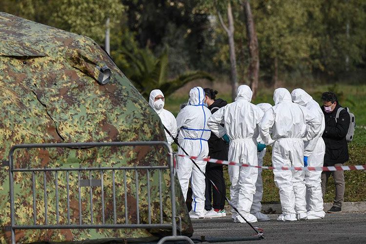 Россия перебросит в Италию восемь бригад военных вирусологов