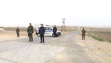 Полиция установила посты на вспомогательных дорогах в Баку, Сумгайыт и Абшерон – ФОТО 