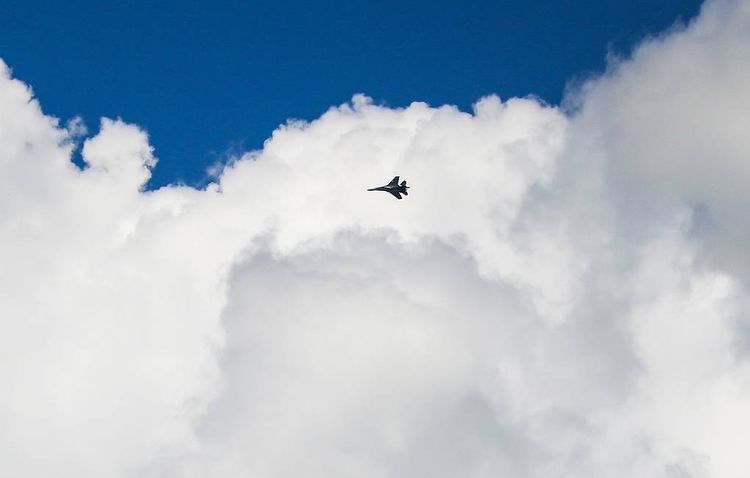 Российский истребитель Су-27 пропал с экранов радаров над Черным морем