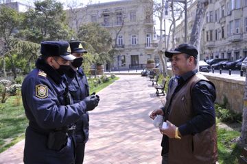 ГУПБ: Обеспечивается возвращение вышедших на улицу пожилых людей в свои дома - ВИДЕО