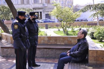 ГУПБ: Обеспечивается возвращение вышедших на улицу пожилых людей в свои дома - ВИДЕО