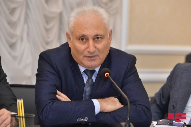 Депутат: В течение дня аптекам выдаются по 50-100 масок, что не удовлетворяет спрос населения