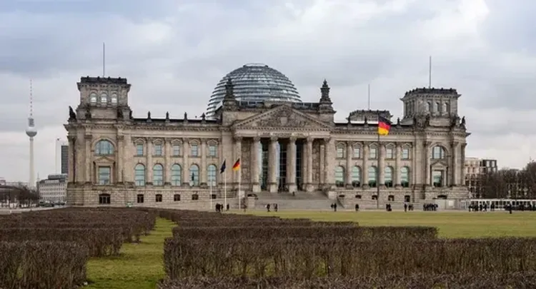 Bild: власти Германии рассчитывают полностью открыть границы к 15 июня