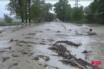 Дорогу Муганлы-Исмаиллы затопило селем – ФОТО 
