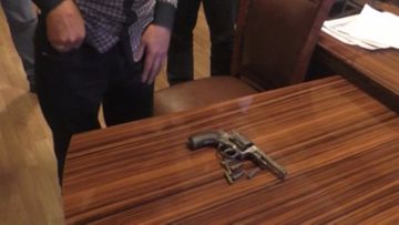 За попытку продажи пистолета задержан житель Нардарана – ФОТО 