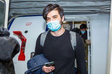 АЗАЛ доставил в Баку из Варшавы 100 граждан Азербайджана - ФОТО