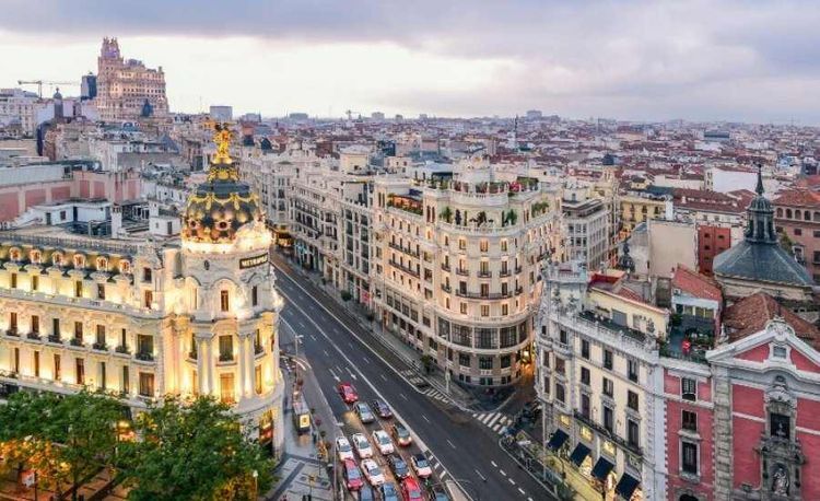 Испания разрешит въезд в страну туристов с июля