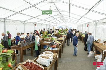 В трех районах Баку открылись ярмарки по случаю праздника Рамазан