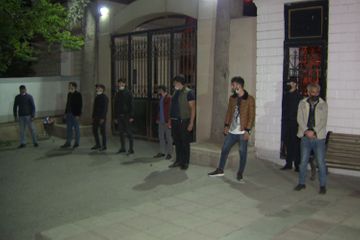В Баку выявлен еще один нарушивший правила карантинного режима ресторан, задержаны 32 человека - ВИДЕО