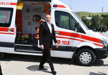 Президент Ильхам Алиев ознакомился с выделенными для Шамахинского района транспортными средствами и спецтехникой - ОБНОВЛЕНО