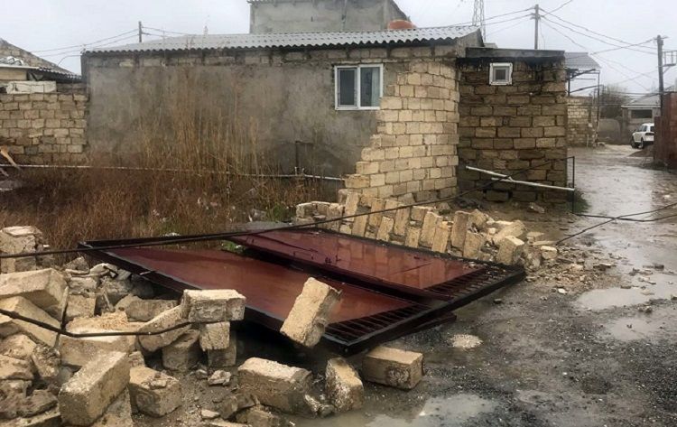 В Гусаре на детей обрушился забор, есть умерший и пострадавшие