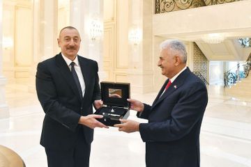 Президент Ильхам Алиев принял бывшего премьер-министра Турции Бинали Йылдырыма - ОБНОВЛЕНО