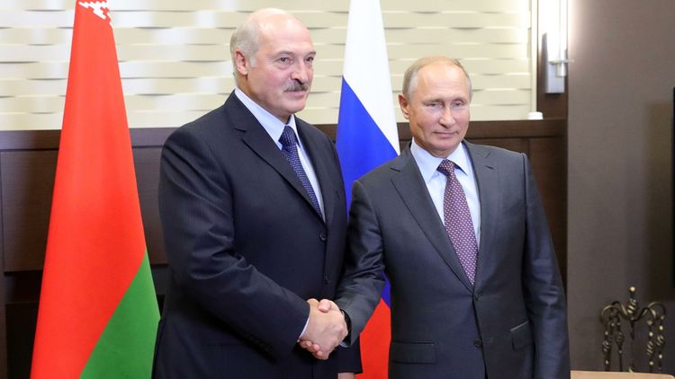 Путин поддержал идею Лукашенко купить месторождение нефти в России