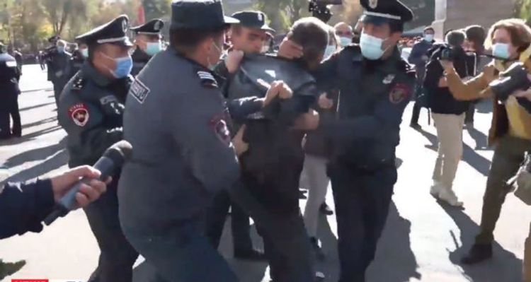 СНБ Армении задержала группу лидеров оппозиции