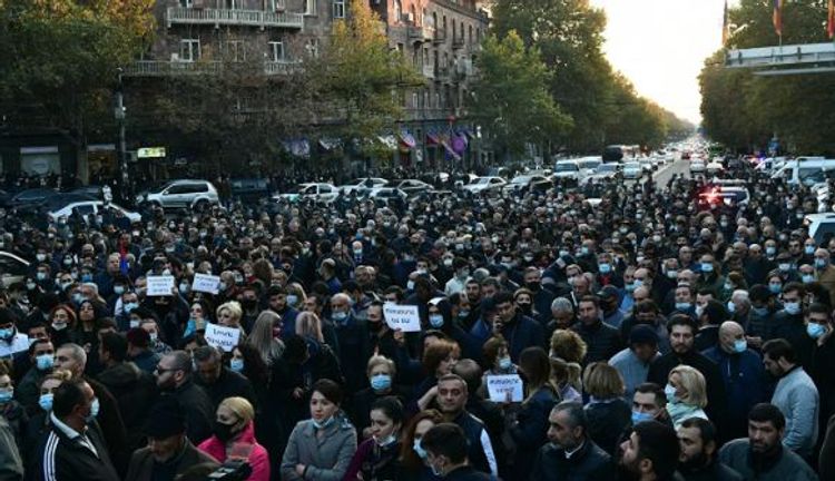 В Ереване проходит массовая акция протеста