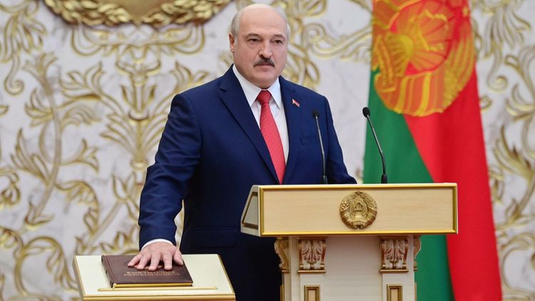 Лукашенко пообещал никогда не предавать Россию