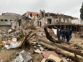 Группа казахстанских политологов, экспертов и журналистов посетила Гянджу и Барду - ФОТО