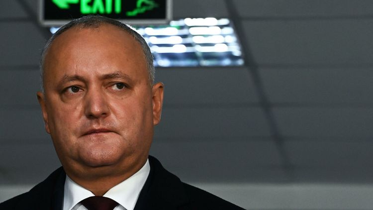 Додон заявил, что лидирует на голосовании внутри Молдавии