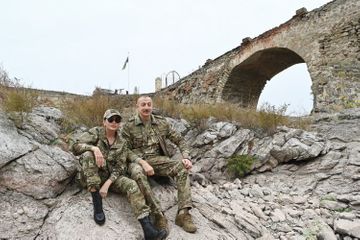 Президент Ильхам Алиев и первая леди Мехрибан Алиева побывали в Физули и Джабраиле - ОБНОВЛЕНО-1