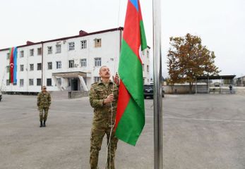 Президент Ильхам Алиев и первая леди Мехрибан Алиева побывали в Физули и Джабраиле - ОБНОВЛЕНО-1