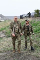 Президент Ильхам Алиев и первая леди Мехрибан Алиева побывали в Физули и Джабраиле - ОБНОВЛЕНО-1