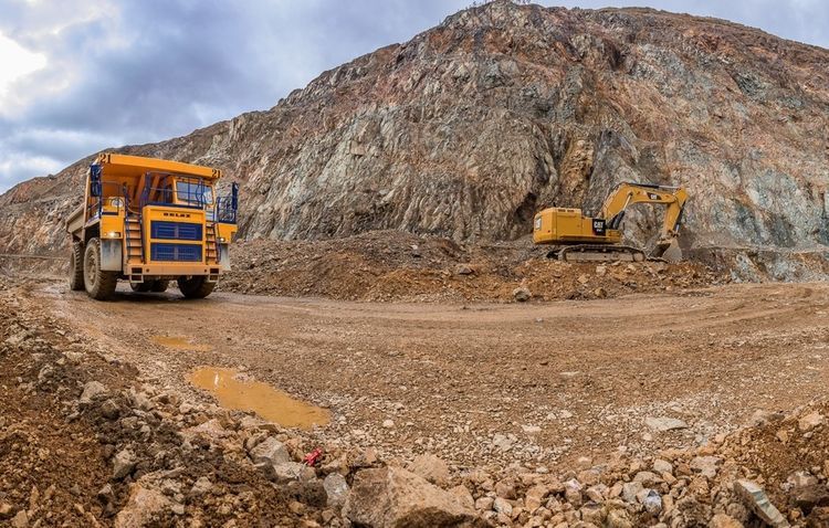 Азербайджан подписал контракты на проведение буровых работ на золоторудных месторождениях в Зангелане и Кяльбаджаре