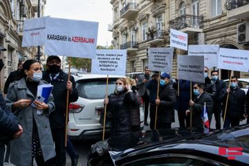 Проведен пикет перед посольством Франции